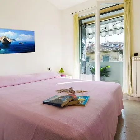 アパート Palmaria ディアーノ・マリーナ