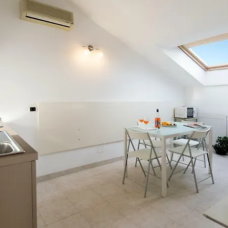 Palmaria アパート ディアーノ・マリーナ